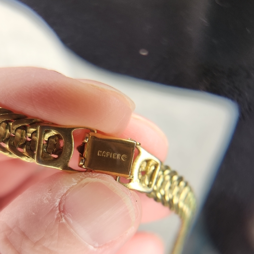 Napier Gold Chain - Picture 2 of 2